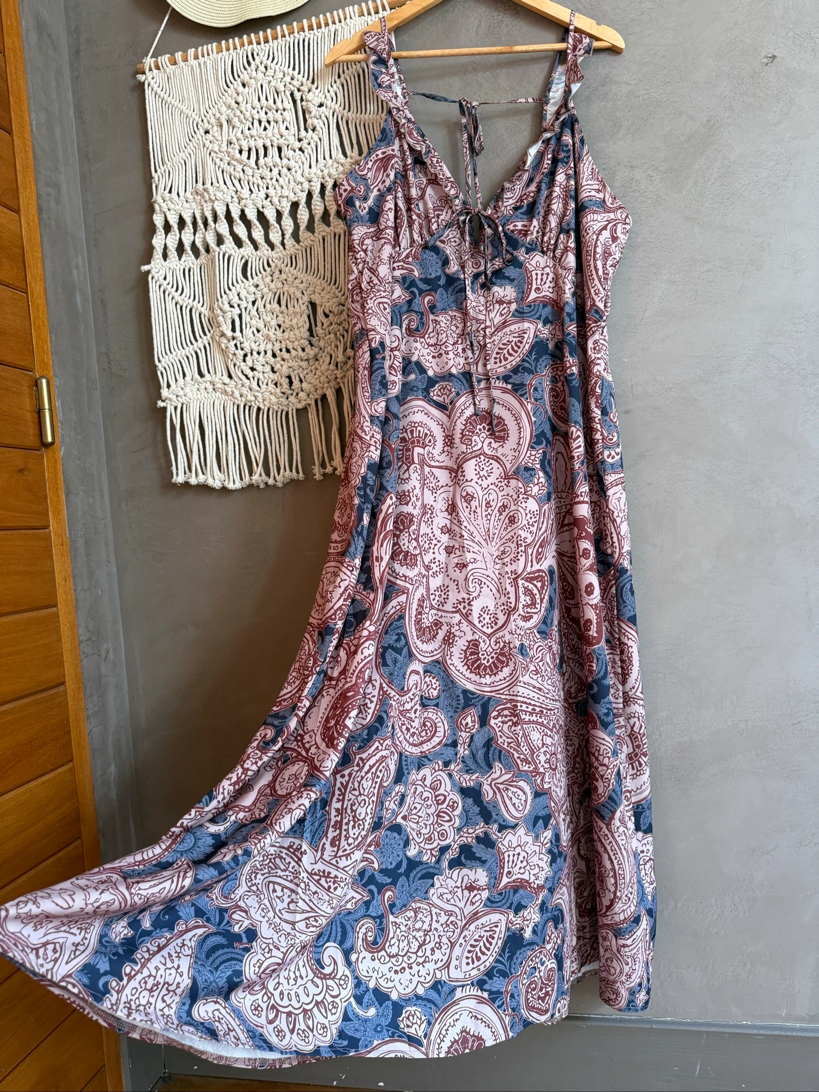Robe taille 48  dos nu décolleté en V 